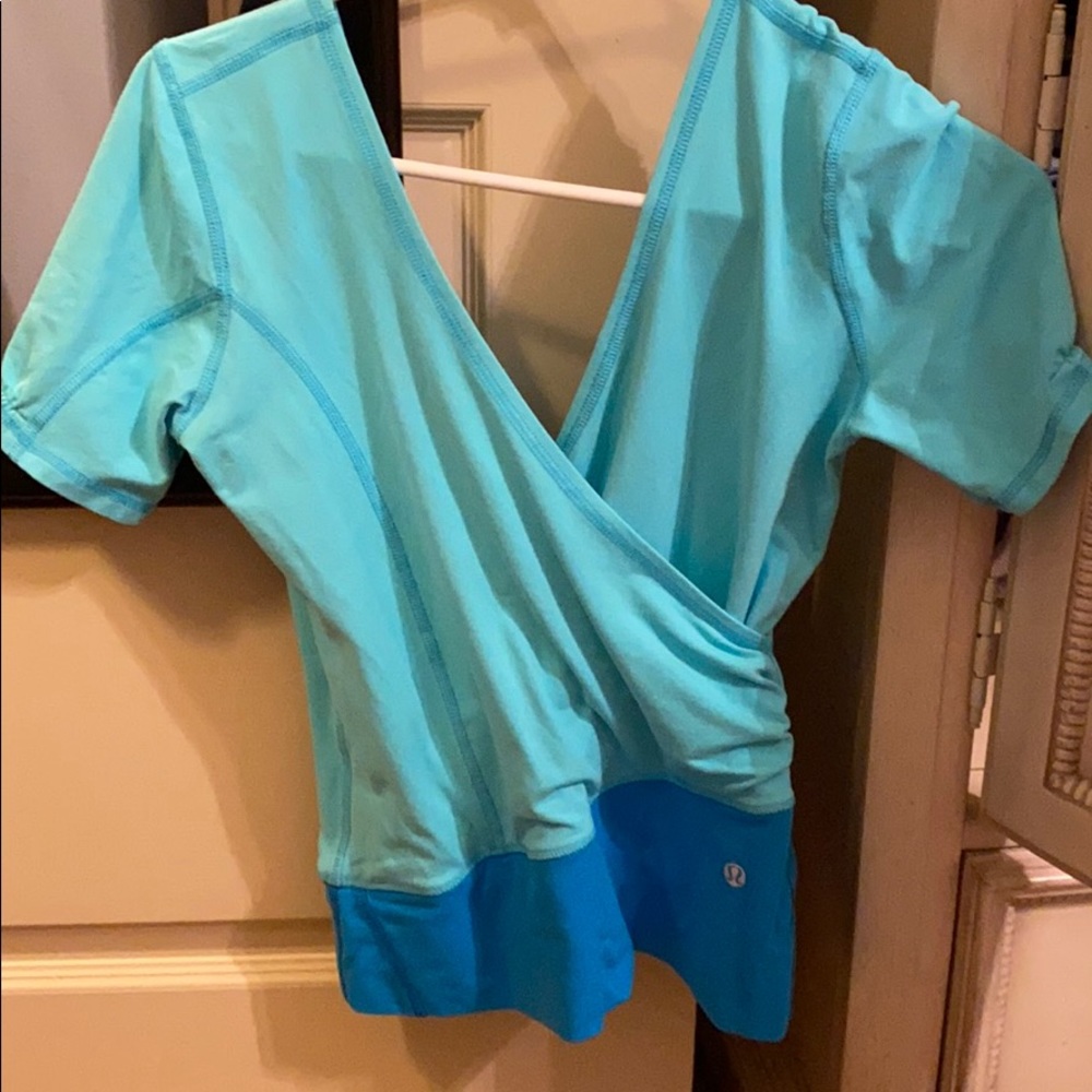 Lululemon top